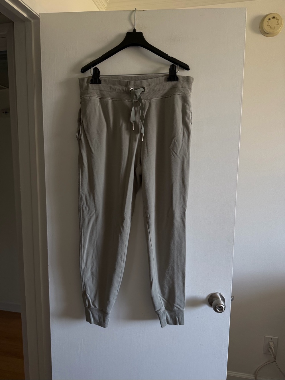 Athleta Light Green Comfy Soft Balance Joggers size Large - Picture 5 of 9